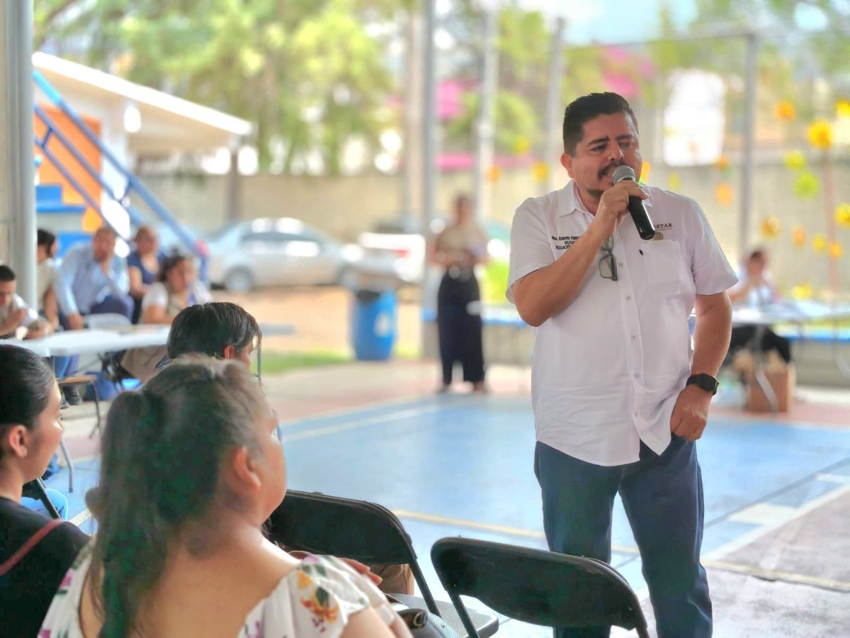 RobertoPantojaA's tweet photo. El programa La Escuela es Nuestra #LEEN invertirá 💲213.2 MDP para rehabilitar y equipar 512 escuelas en #Morelia. 🏫
Desde la administración de López Obrador y ahora ​bajo el gobierno de @Claudiashein, madres y padres aplican los recursos para mejorar la educación de sus hijos. https://t.co/ydHissrxRa