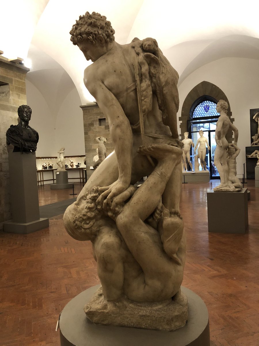 L’Honneur triomphant du Mensonge, marbre de Vincenzo Danti commandé avant 1561 par Sforza Almeni, chambellan du grand-duc Cosme Ier de Médicis, au Museo nazionale del Bargello à Florence