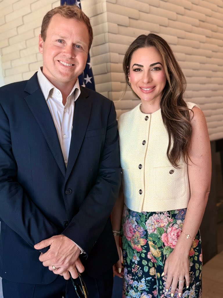 Elizabeth Barcohana tweet media