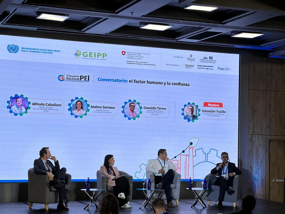 ZFSantander's tweet photo. En el 5° Encuentro Nacional PEI @ONUDIColombia , nuestra gerente @serranoandre participa en el conversatorio El factor humano y la confianza, compartiendo cómo desde ZFSantander impulsamos competitividad conectando capacidades y transformando relaciones en oportunidades reales. https://t.co/aDwdj6JXbJ