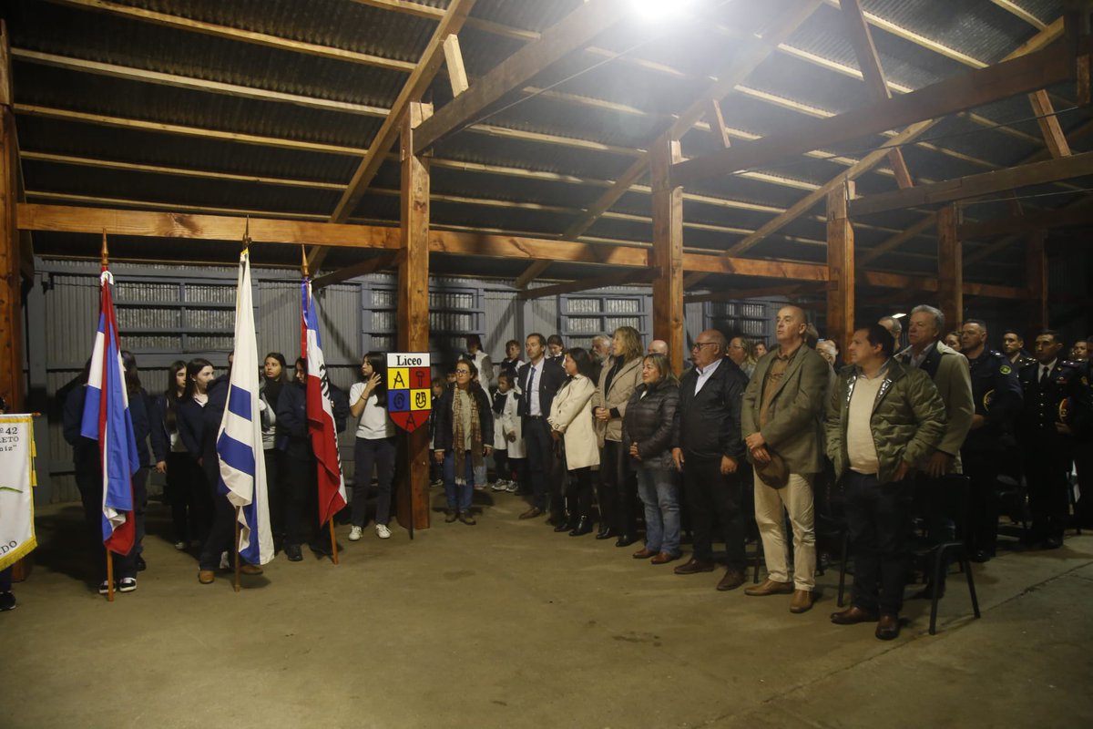 RapettiAndres's tweet photo. 120° Aniversario de Aiguá. Gracias @municipioaigua por permitirme ser parte de la fiesta. Una bella localidad que encontró el equilibrio entre el desarrollo y su patrimonio, aquí pasado y presente dialogan en armonía. Siempre es removedor volver a este lugar. Felicidades Aiguá!! https://t.co/EEVhuSKjFf