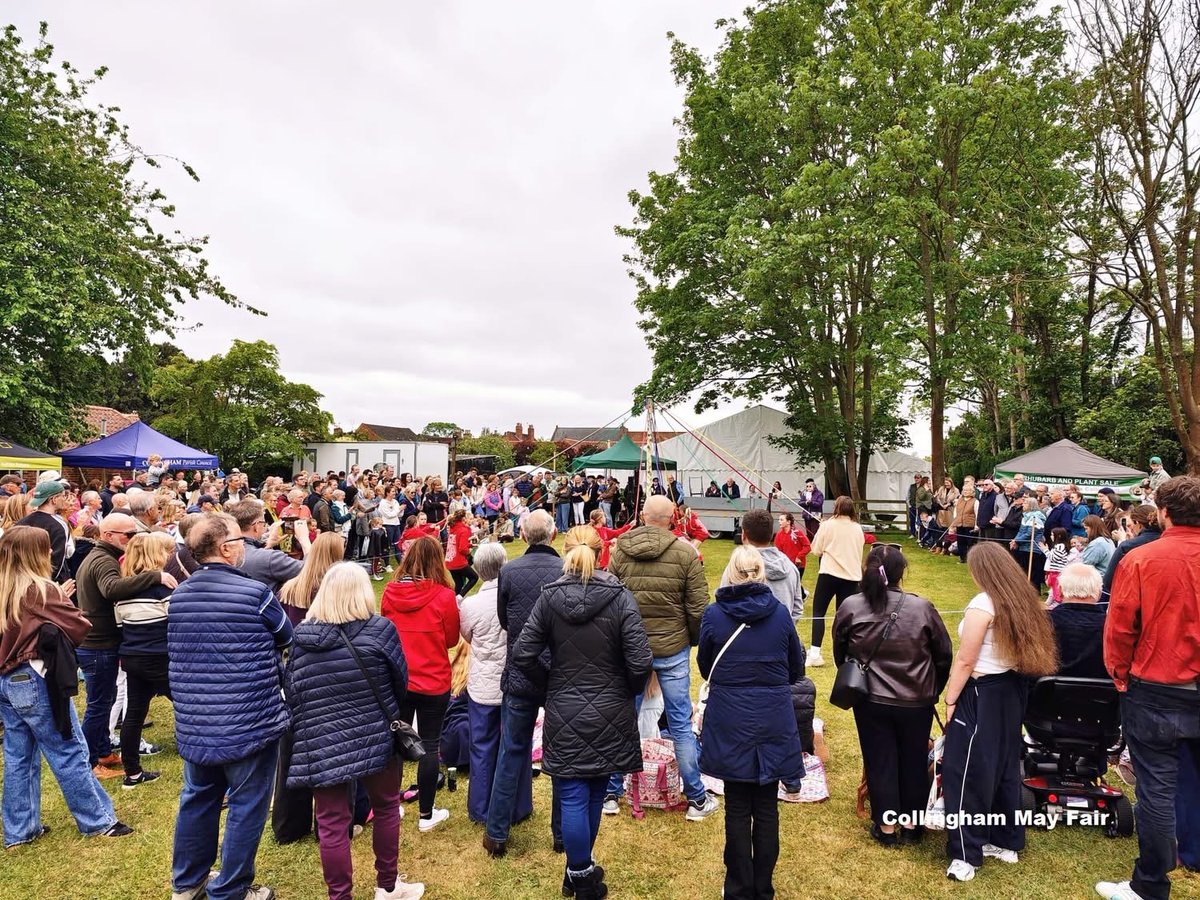 newarkfirstaid's tweet photo. We had a bank holiday weekend at Collingham May fair, with live music on Friday night, evening Ceiligh dance on Saturday and with the May Fay family event on Monday day time. Lucy with the weather which attracted a good crowd! https://t.co/AcHR4DWhpj
