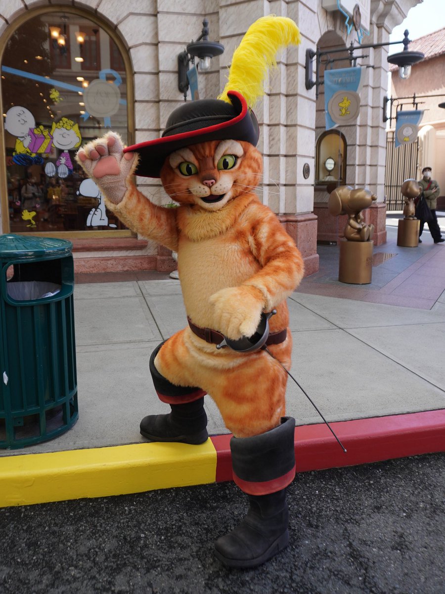 猫好きが集まるプス #長靴をはいた猫 #シュレック #USJファン
