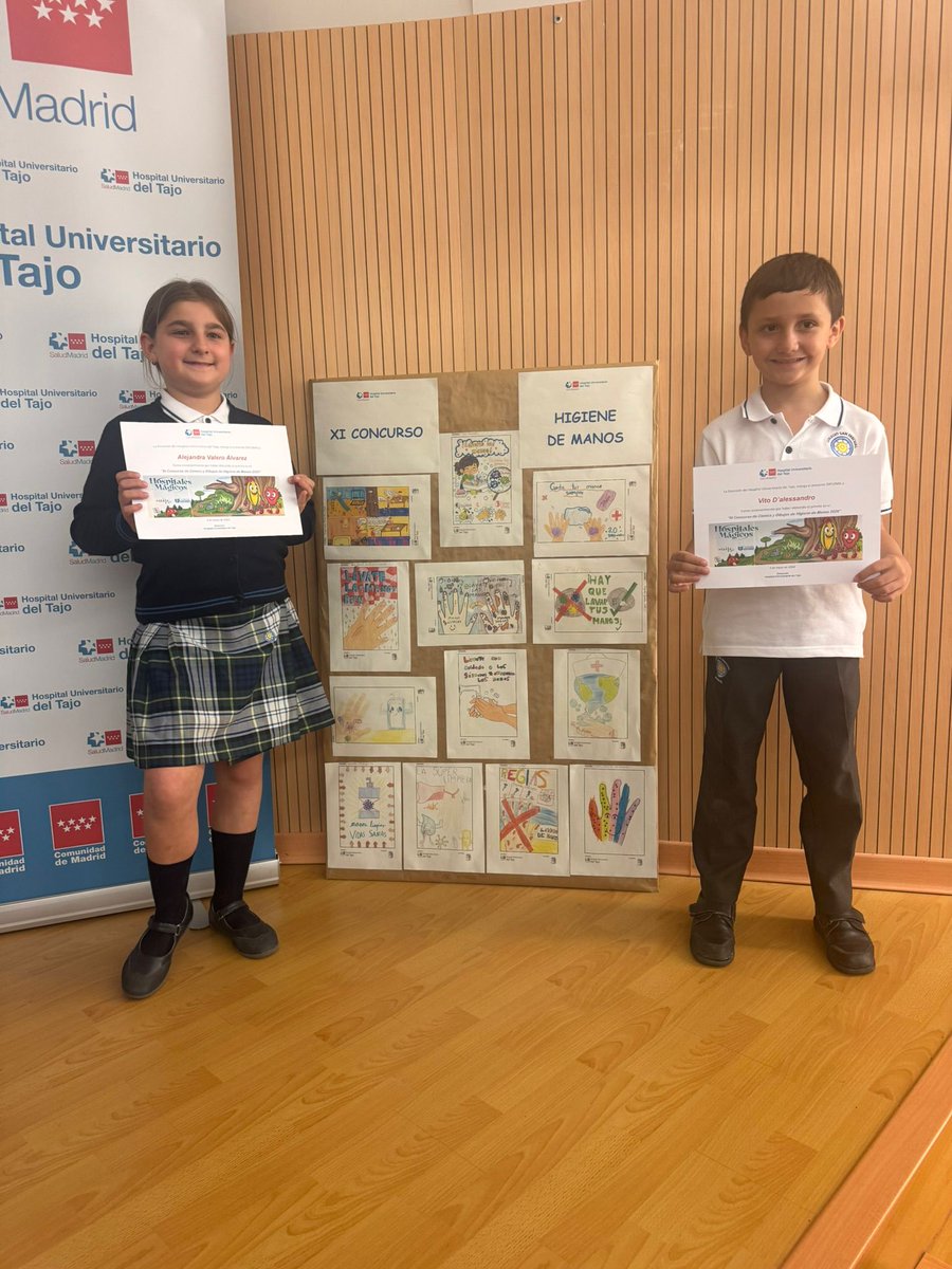 CCsanpascual's tweet photo. El pasado lunes se entregaron los premios del concurso “Higiene de manos” en el Hospitat del Tajo.
Nuestros alumnos Alejandra y Vito fueron a recogerlos con gran emoción e ilusión. ¡Enhorabuena chicos! 👏👏 https://t.co/wNB7x7PB6f