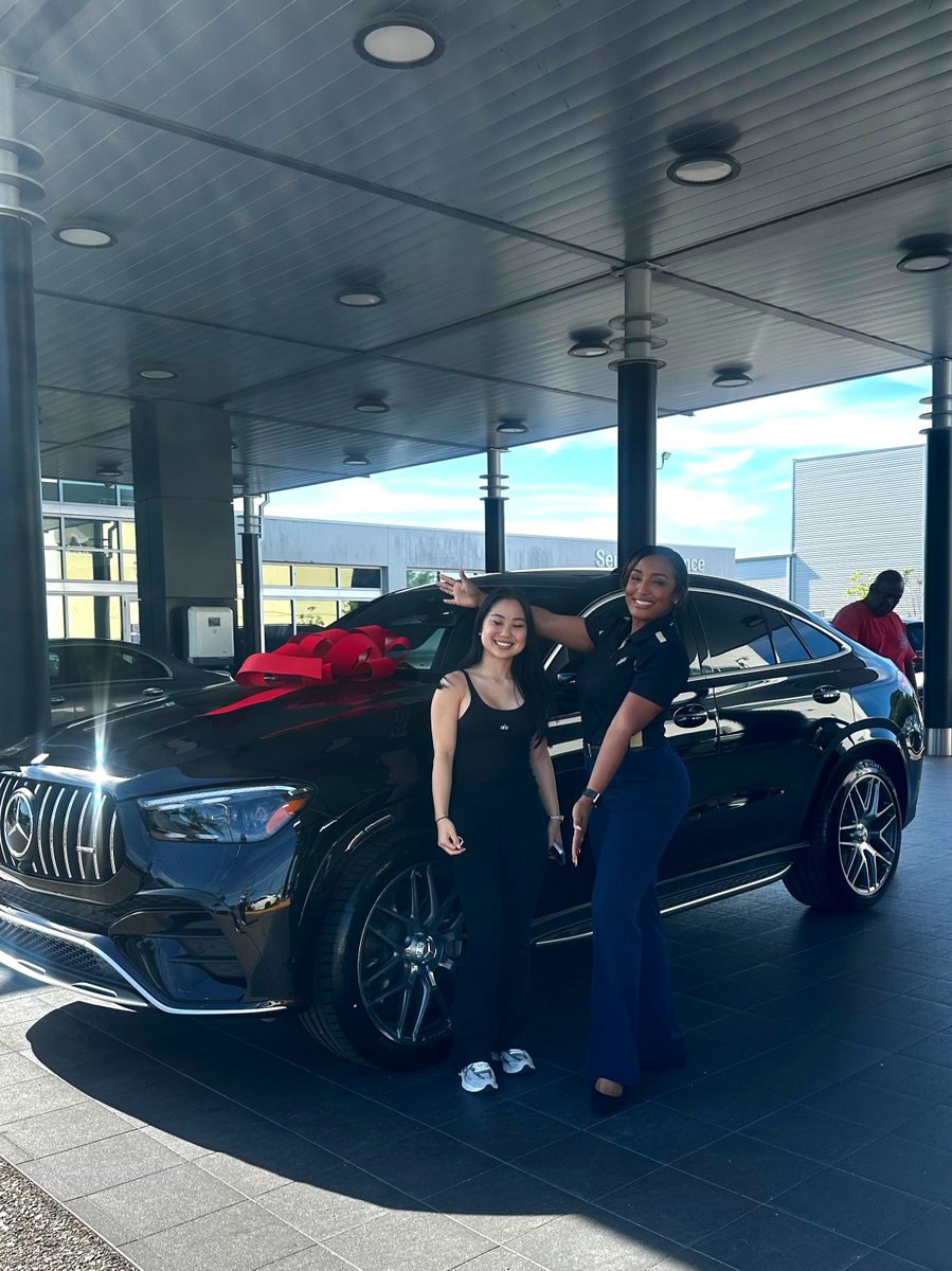 BenzOrleans's tweet photo. Another exciting delivery day. ⭐️
Congratulations to Justine Crooks on her 2026 Mercedes-AMG GLE 53, and welcome to the Mercedes-Benz of New Orleans family.

YOUR upgrade is waiting at 📍3727 Veterans Blvd in Metairie https://t.co/UQQp7ookSW