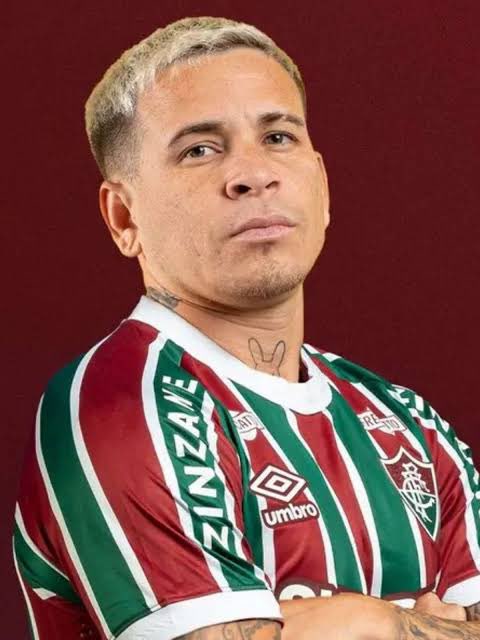 Muito bem lembrado pelo amigo, exemplo clássico que a torcida tem seus favoritos, mesmo não tendo motivo

Paulo Baia: 17 jogos / 2 gols / 1 assistência / 1 coca cola de salário 

Soteldo: 31 jogos / 2 gols / 0 assistência / 1.2 milhões de salário