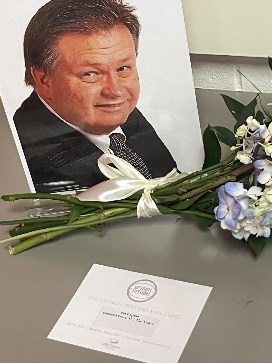 stoney16's tweet photo. Classy move by @DetroitPistons and @Pistons_PR honoring @patcaputo98 in the LCA media workroom https://t.co/gpMW3Q3fZQ