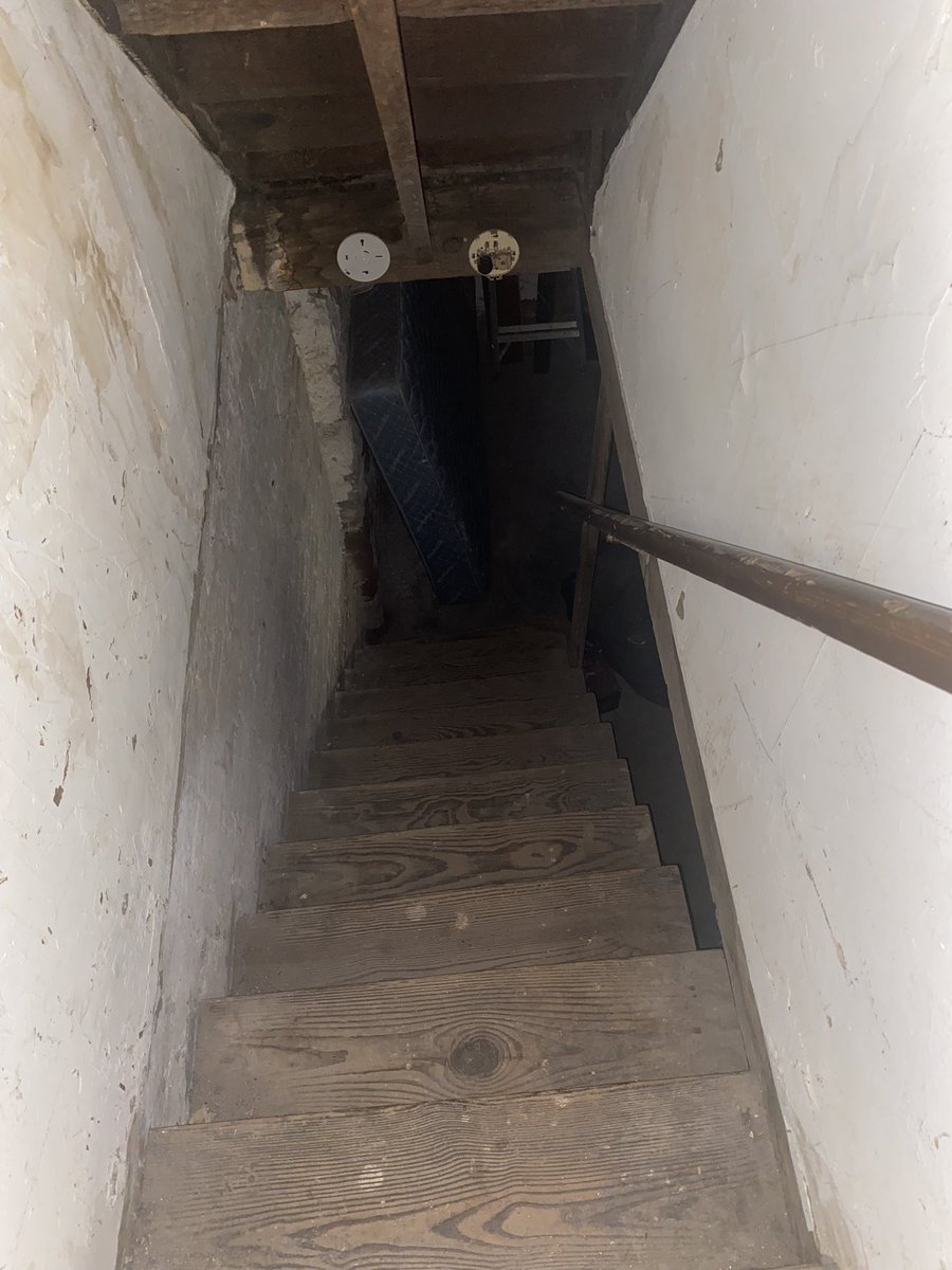 Mel0dyK3y's tweet photo. Soooo i finally showed Hydra and Blue my basement, chat.
I wasn’t kidding when I said y’all can film a horror movie down there. UwU
FYI, the sec and third pic is another room but there’s no light 🤣
#MelodyKey https://t.co/x67KYDSUtP