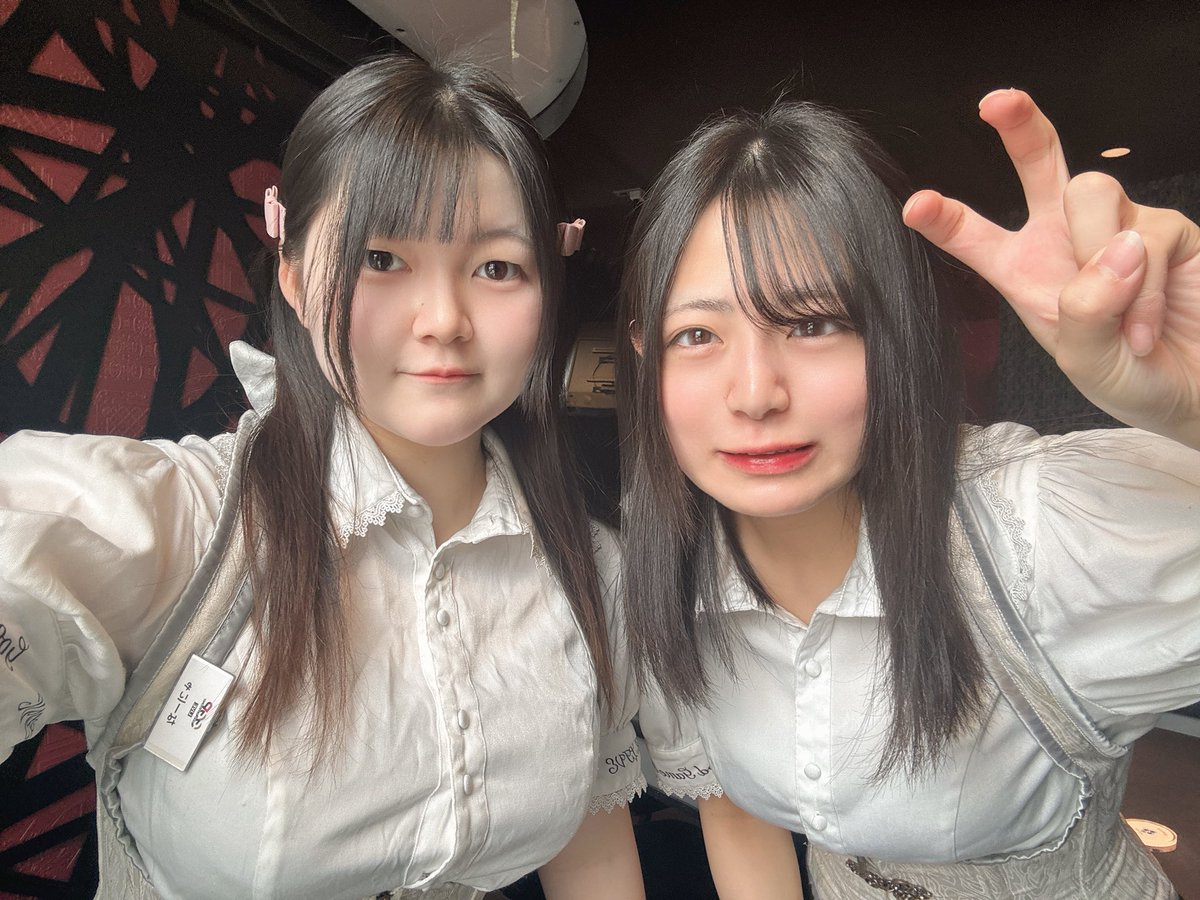 GGLIVETOKYO's tweet photo. GGPLオープンしてます🌟

リングゲームは1-3-3でご案内🎶
15時までの購入でサービスあり🙆🏻‍♀️

13:30-【Daily Turbo 3K】
お昼から #ポーカー しよう🌟
https://t.co/N7AYNHRepm

17:00-【Friday NLH 4K】
https://t.co/pIQBvdxjxW

ご来店お待ちしております🙇🏻‍♀️

 #ポーカー  #GGSB https://t.co/QoLSaKTayq