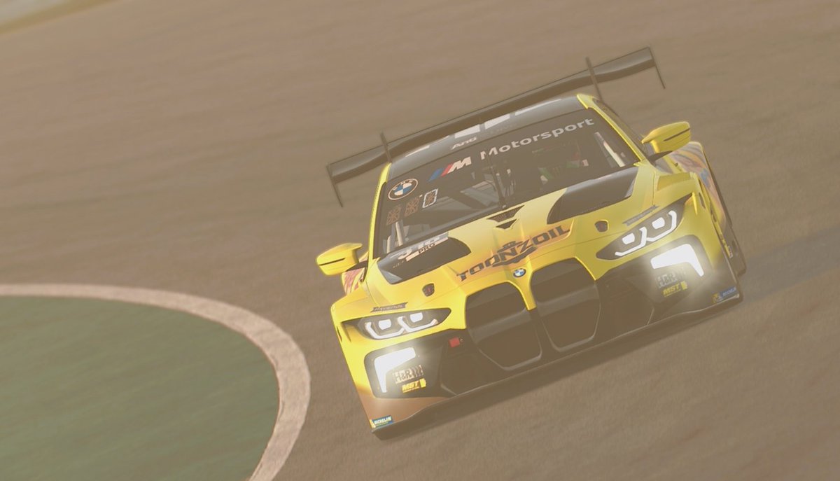 FO108T's tweet photo. 今回のニュル24hがぼくのiRacingのラストレースになります。機材貸してくれてたぺれさん、クビさんには感謝してもしきれません。ぼっちの会〜ADTGのこの環境で走れて勉強になる事ばかりで楽しかったです。ありがとうございました。 https://t.co/se27Mh4xPJ