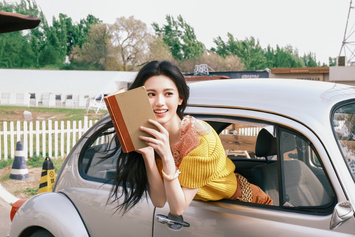 shenyujie_1011's tweet photo. 一起去兜风吧🚗💛

© 鲨鱼夹背后的女人 [weibo]

𝐟𝐨𝐥𝐥𝐨𝐰 𝐮𝐬 𝐟𝐨𝐫 𝐦𝐨𝐫𝐞 - @shenyujie_1011  

#shenyujie #沈羽洁 #沈羽潔 
-
#chineseactress #chineseactresses #chinesedrama #chinesedramas #cdrama #RayliStyle #瑞丽服饰美容 #fashion https://t.co/71RU8PgYNS