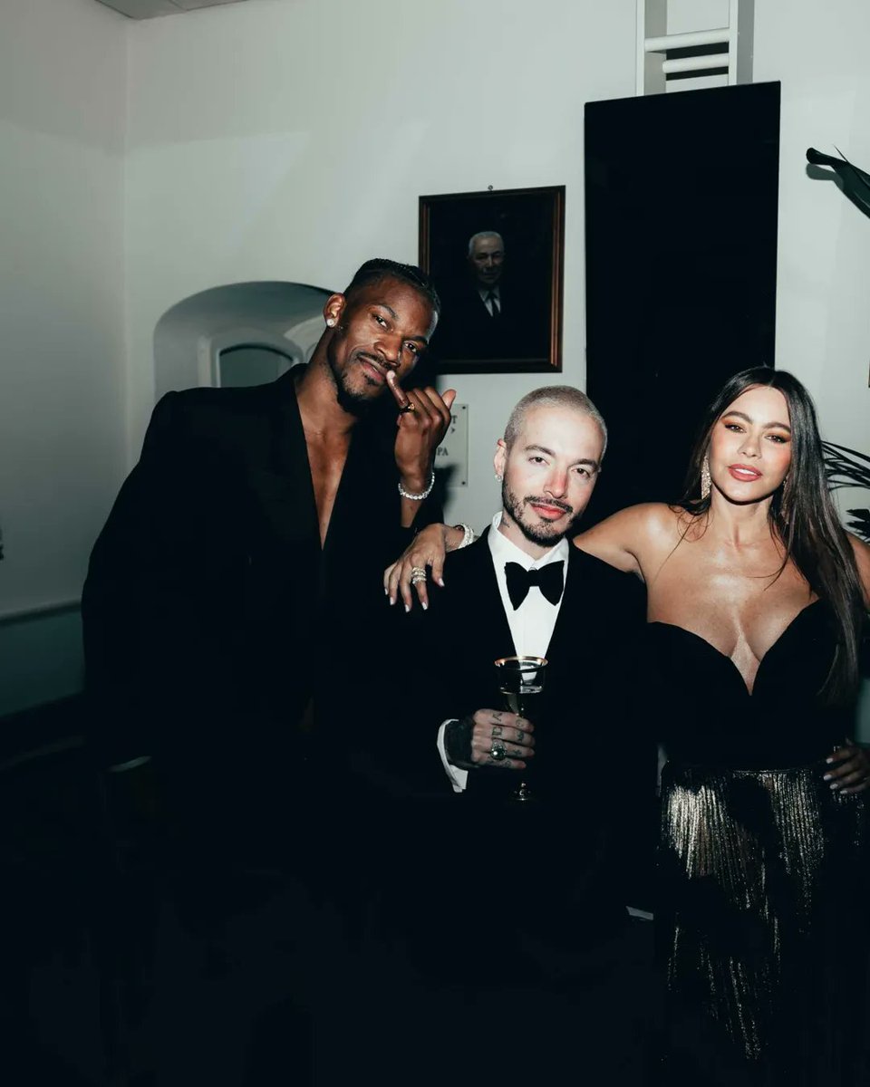 ZoSpicyDubs's tweet photo. Jimmy Butler x J Balvin x Sofia Vergara 🔥 https://t.co/Q9lKzjJHIk