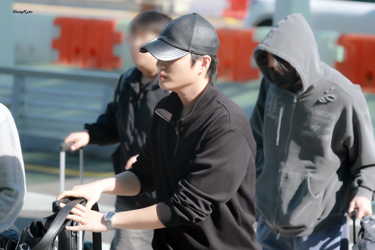 youngk_pic's tweet photo. 260508 영현이 출국 보조개 뾱

#영케이 #데이식스 https://t.co/MXupCYMCYl
