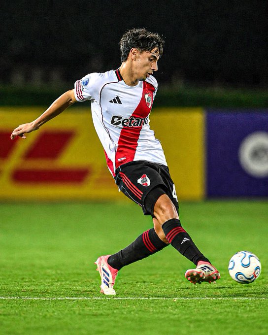 🔝 El partido de Lucas Silva en la victoria de #River:

- 92% de efectividad en pases (46/50).
- 7 recuperaciones (1° entre los jugadores de River).
- 4/6 duelos ganados.
- 79 minutos disputados.

ℹ️ <a href="/dataref_ar/">dataref</a>