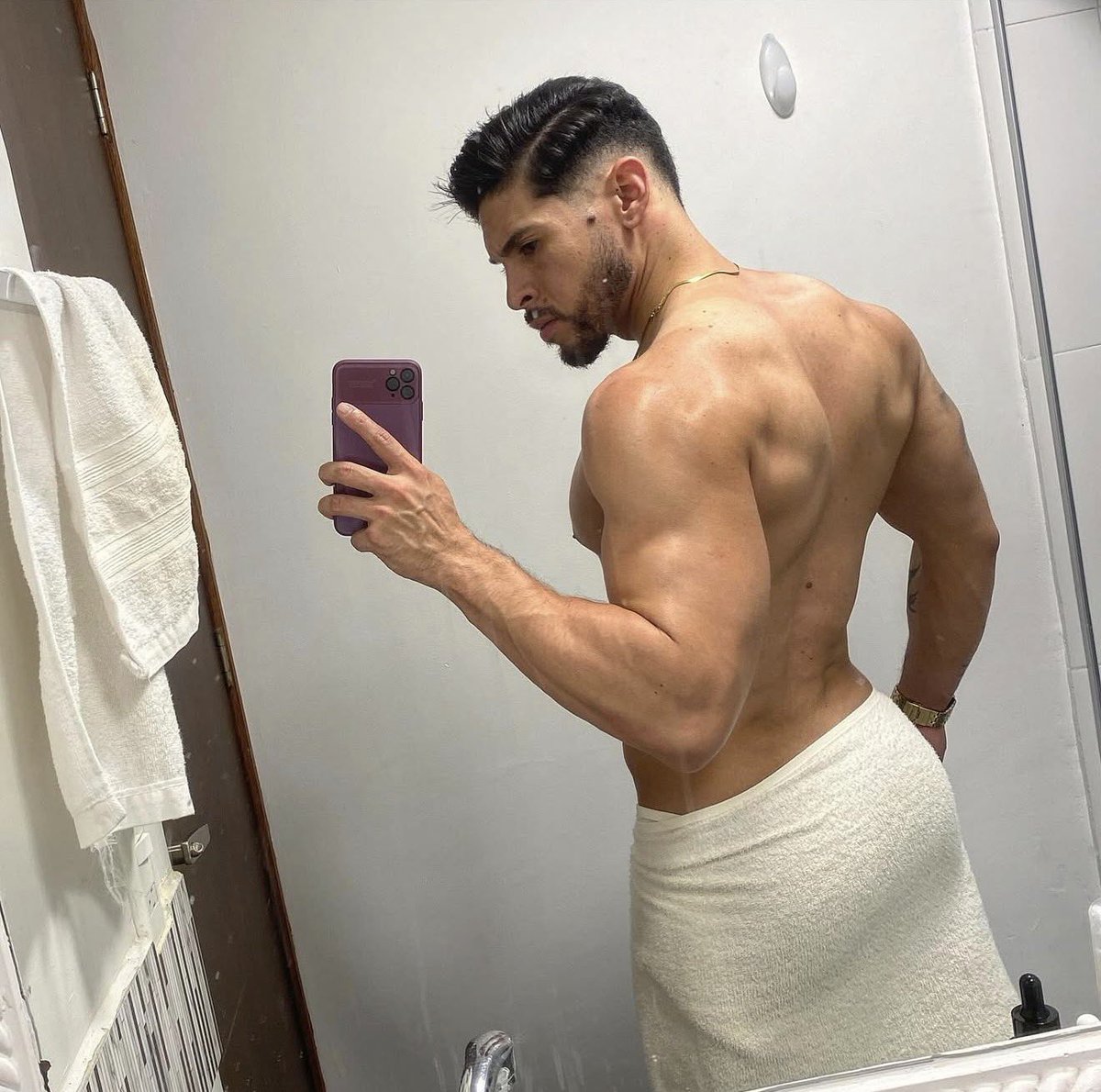 DRendon_18's tweet photo. 🚿💤 https://t.co/0DjPUWBsU1