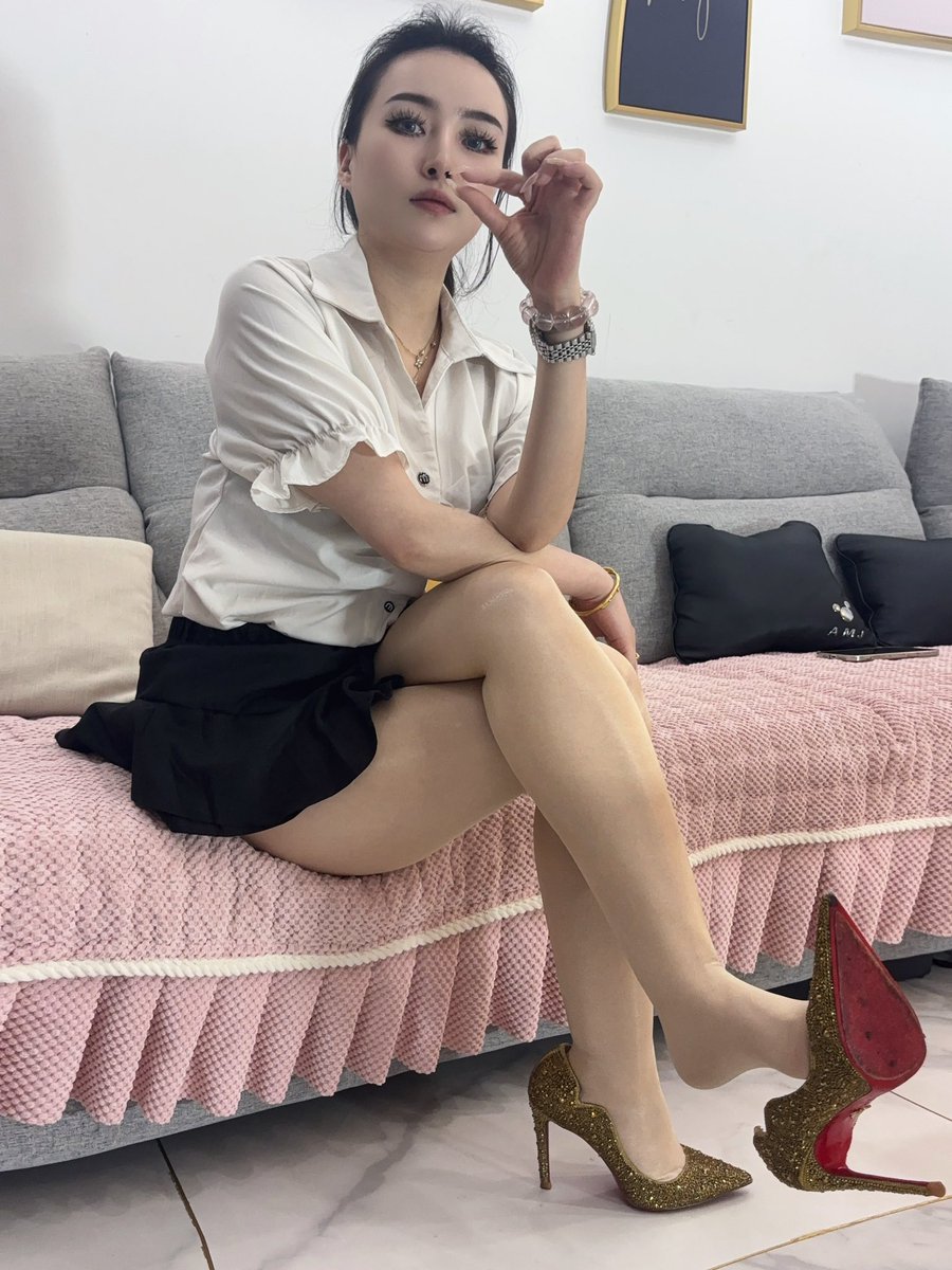 跟你的长度一样是不是？真是丢人呢~狗东西只配对着妈妈的脏鞋底冲

麻烦师傅帮忙转发 @jiaoshibw https://t.co/eZjrJhQfu4