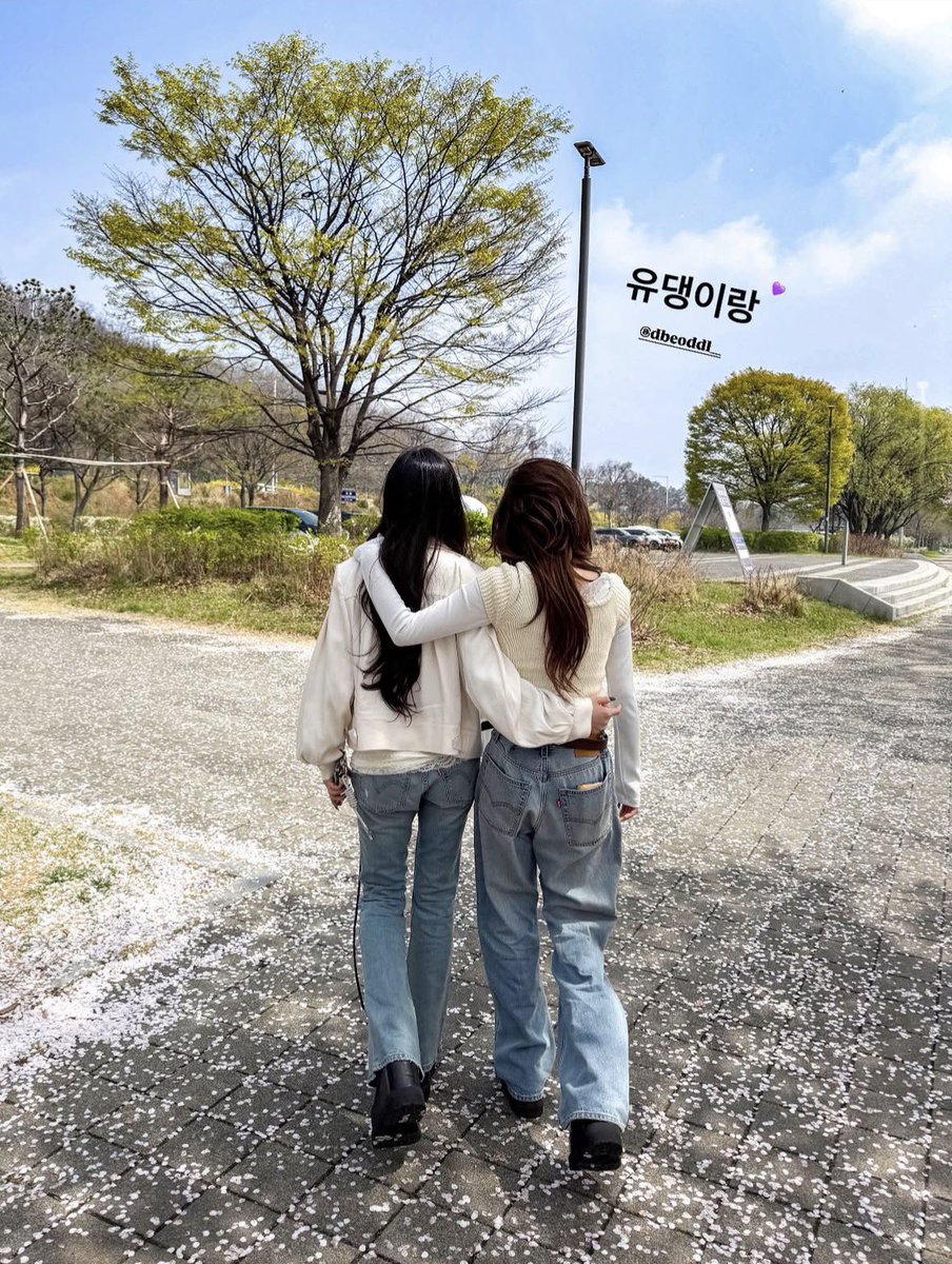 chvvvngha's tweet photo. With Yoodaeng 💜
⭐️📔 https://t.co/My7gFOmQWy