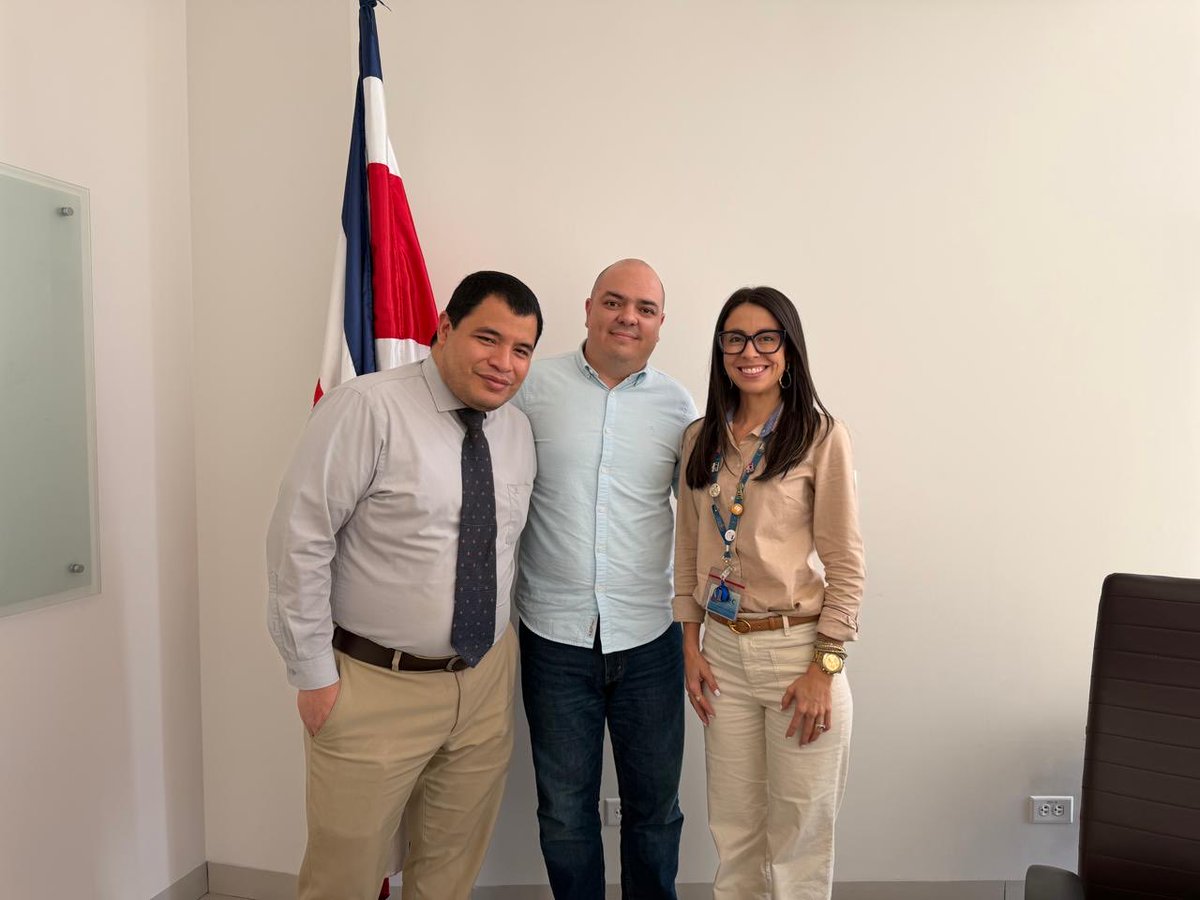jariasvcr's tweet photo. Hoy cierro una etapa muy importante de mi vida.

Gracias MEIC, gracias equipo y gracias a todas las personas con las que coincidí en este camino.

Me voy agradecido, orgulloso y con muchísimo aprendizaje.

Seguimos adelante. 🇨🇷 https://t.co/eUgrSeaU53