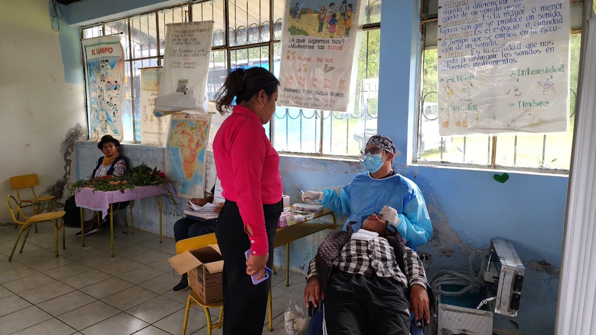 SaludImbabura's tweet photo. 🏥 #Imantag | En Pucalpa se realizó una brigada integral con atención en medicina general, odontología, obstetricia, vacunación, nutrición y medicina ancestral 🌿
La MSc. Gloria Erazo verificó la atención brindada en territorio 💙 https://t.co/V4dlDjmD4d