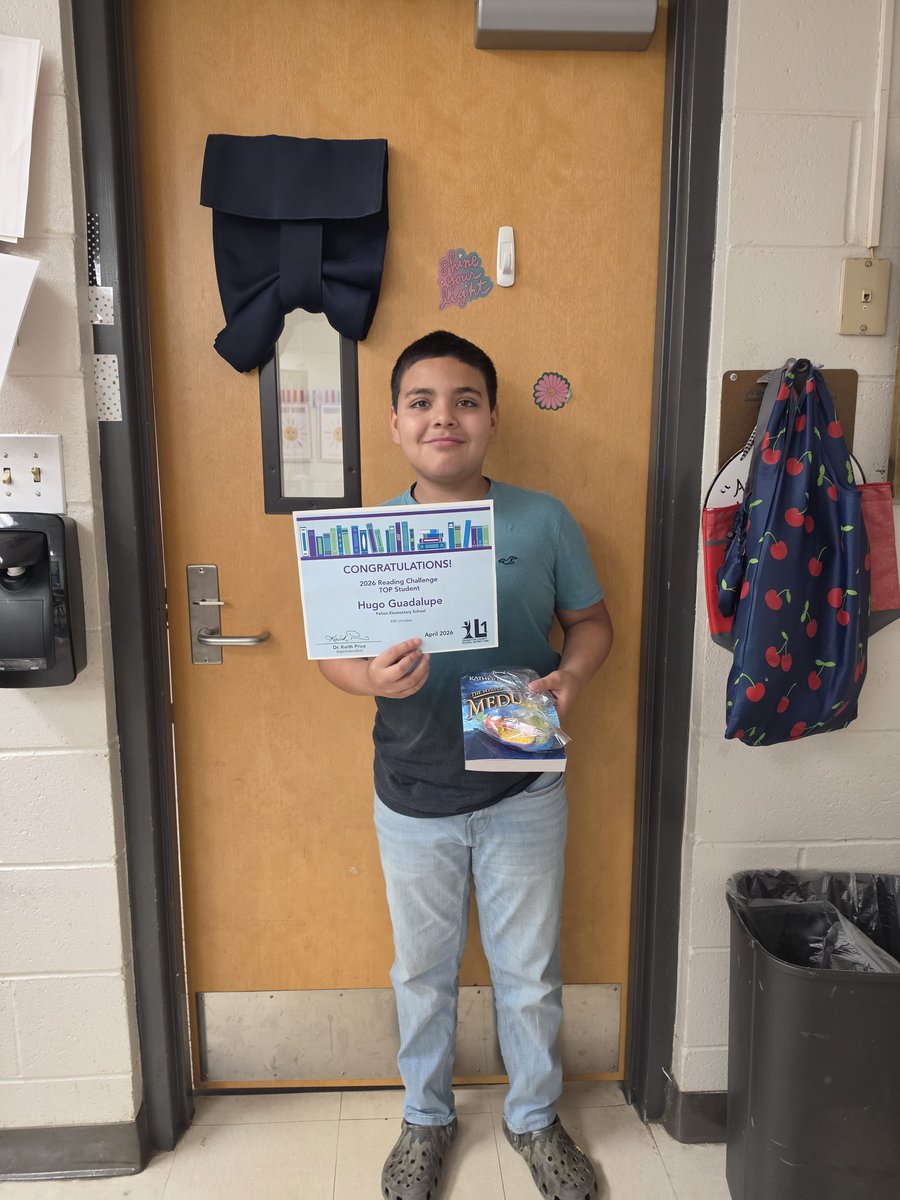 PES_PantherNews's tweet photo. Attention PES Family! Lex 1 Superintendent Dr. Price held a reading challenge for the students and faculty. We have such #PantherPRIDE for our winners! Hugo and Mrs. Kussman #LeveledUp #InspiredGreatness with their reading prowess! @principalgerald @ShirleyWaldy @DeanneRicard https://t.co/pvdGD21OMS