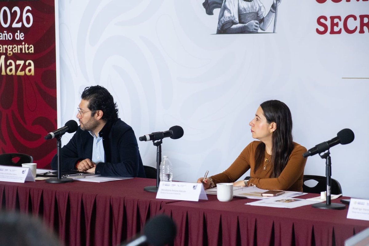 marathb's tweet photo. 🎙️ Inauguré junto a la Subsecretaria de Empleo, Quia Chávez, la Primera Sesión Ordinaria 2026 de la #CONASETRA, donde presentamos con las y los titulares del trabajo de las entidades federativas, los avances de la agenda laboral impulsada por el @GobiernoMX y la @STPS_mx.

Durante este primer día de sesiones abordamos temas prioritarios como la implementación del Certificado Laboral para la Agroexportación, así como los avances del programa @JovConFuturo y el @empleogob_mx. 

Seguimos construyendo la Primavera Laboral para el bienestar de las y los trabajadores de México. 🇲🇽