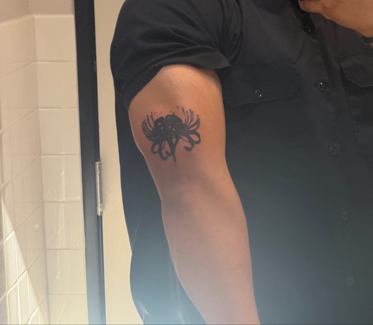 luvsumhead's tweet photo. new tattoo https://t.co/4Y82FSM2MN