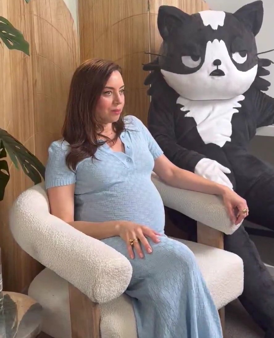 swagmagpag's tweet photo. this is like the most gorgeous pregnant woman I've ever seen https://t.co/LNreFOZgOl