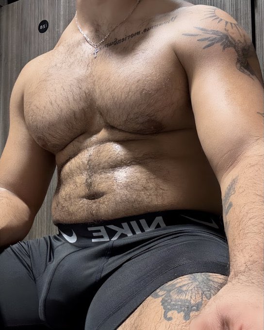 hot dudes tweet media