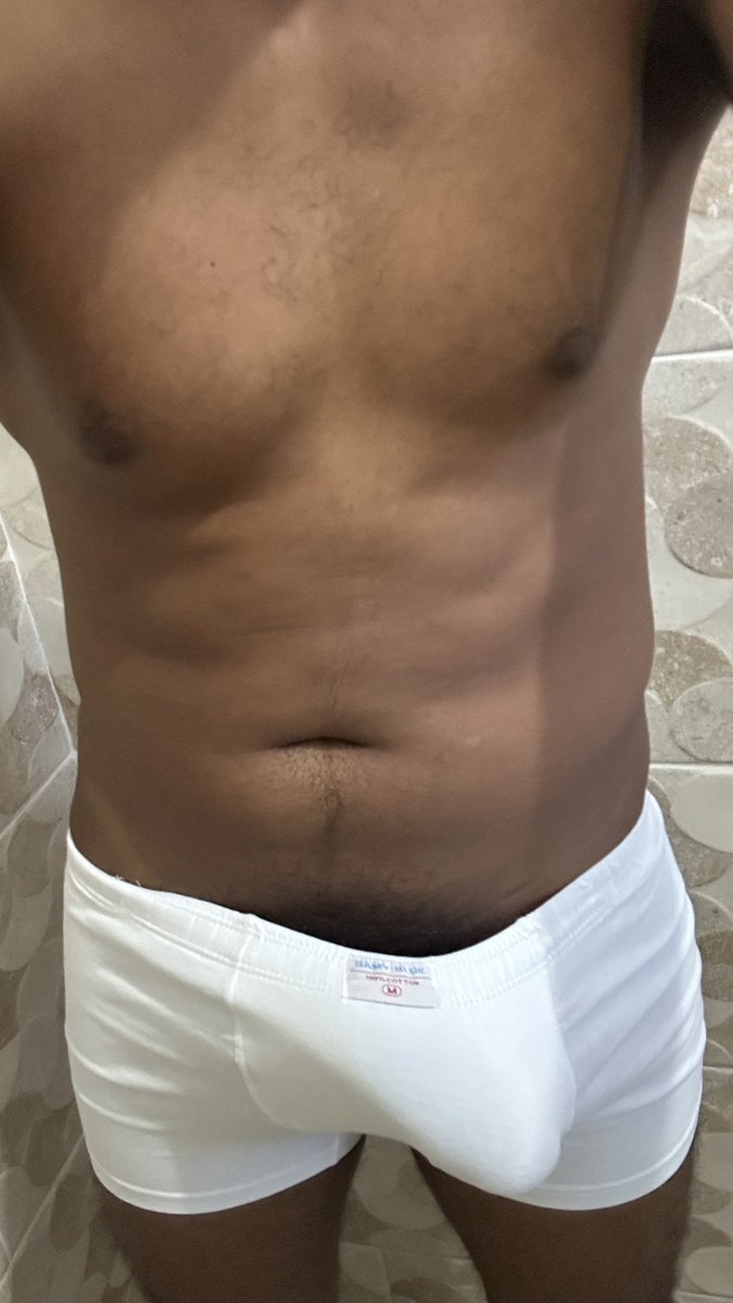MisterDominic10's tweet photo. Calentando en el baño para una buena paja 😎 https://t.co/Uz11iYwajN