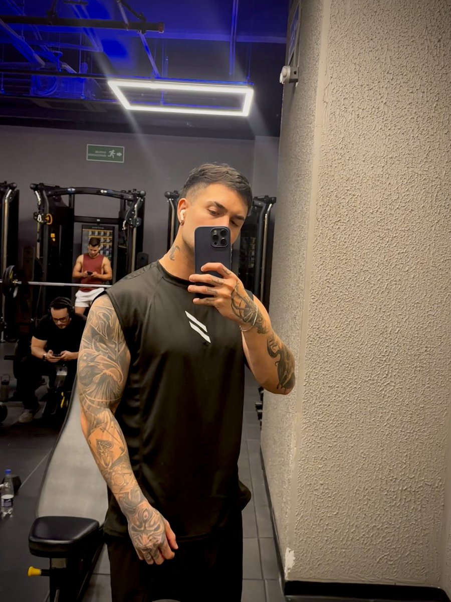 Nicolás 👀 tweet media