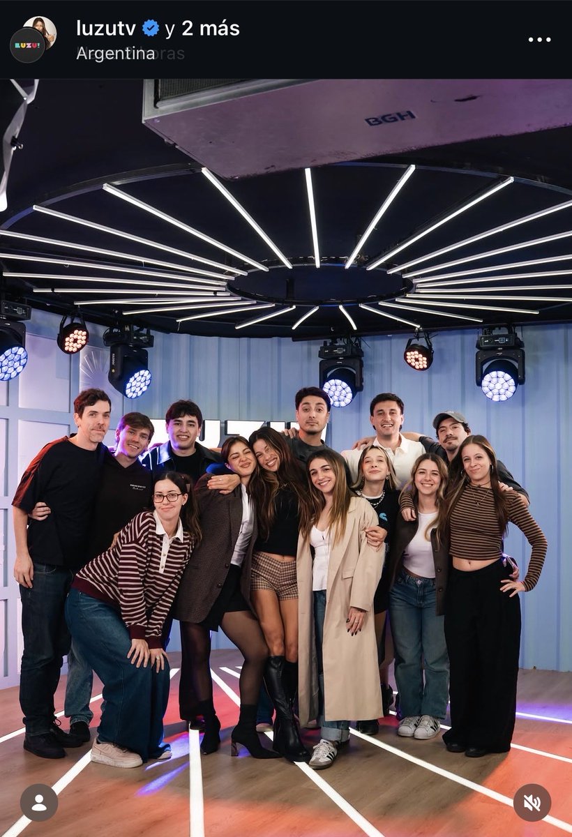 opalitegrll's tweet photo. me emocioné con lo que escribió sofía🥺 que grupo hermoso que es se fue larga, demostraron que  serán equipo para toda la vida❤️‍🩹 https://t.co/anhd78KHXp