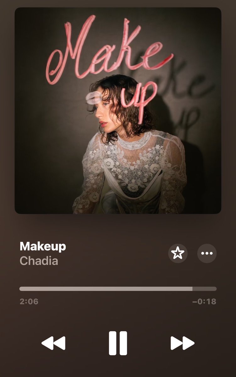the3vilofbloody's tweet photo. Chadia ritorna con “Makeup” dopo quasi 1 anno dal suo secondo EP ed è un bel ritorno grazie 🫂 #Chadia #ChadiaRodriguez https://t.co/DKIBqbSR4V