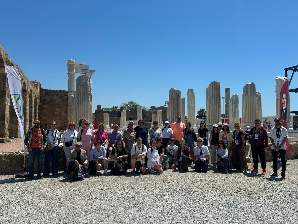 alanyauniv's tweet photo. Üniversitemiz ev sahipliğinde gerçekleşen 7. Uluslararası Hafta, 11 farklı ülkeden gelen 30 değerli misafirimizle birlikte dolu dolu geçti.
Misafirlerimize Alanya’nın tarihi dokusunu, Side ve Manavgat’ın eşsiz güzelliklerini tanıttık.
#AlanyaÜniversitesi #InternationalWeek https://t.co/igap0iM749