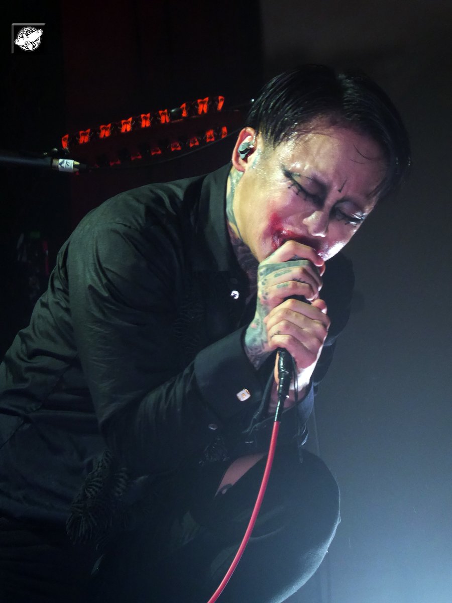 kyo posting tweet media