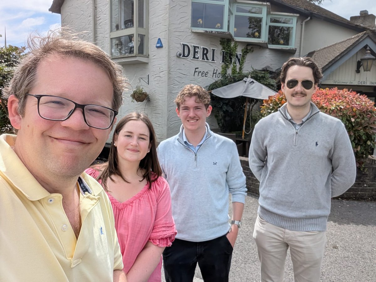 ffiniane's tweet photo. Over the past few weeks, people in Caerdydd Ffynnon Taf have come out in droves to support our campaign. If I had to summarise our policies in one word, it would be "sensible". Let's scrap the extra 36 members of the Senedd, let's abolish blanket 20mph zones, and let's #FixWales. https://t.co/SvcHIuPSVD