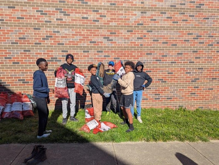 Center Middle School tweet media