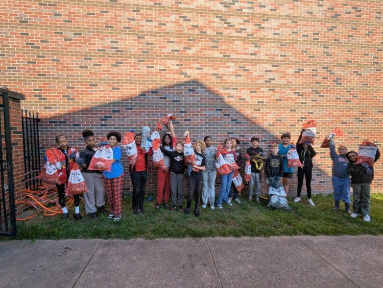 Center Middle School tweet media