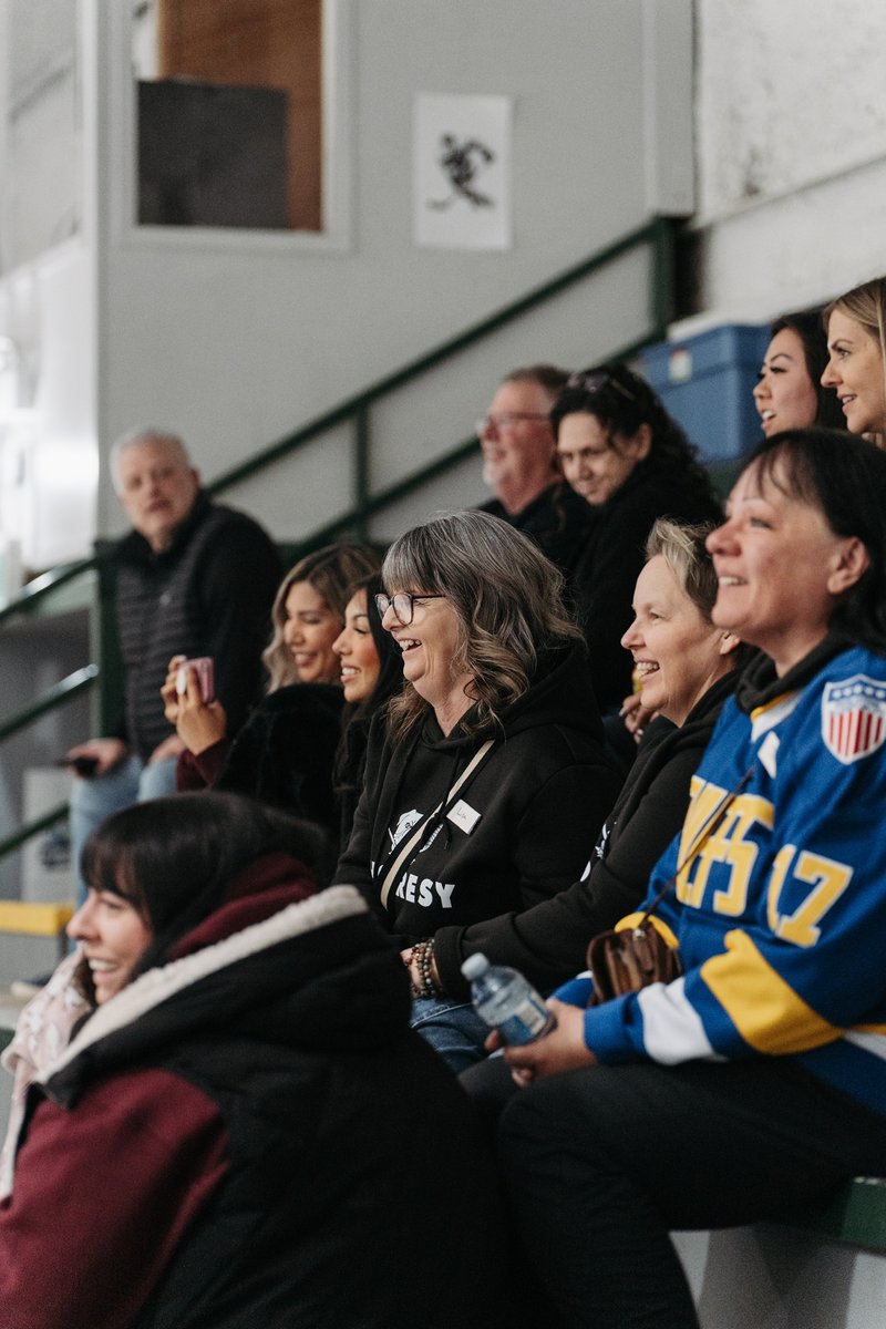 inter_pipeline's tweet photo. Recently, Inter Pipeline hit the ice at our second annual All-Company Hockey Tournament in Lamont, Alberta! Thank you to everyone who came out from across our offices for a weekend of connection and healthy fun. A special thank you as well to the incredible rink staff at the Lamont Arena for their hospitality and support in making the event such a success.

IPL is proud to have so many invested, passionate people working hard for our customers and communities across Western Canada and beyond. Learn more about joining the IPL team: https://t.co/TgVmMrWE4B