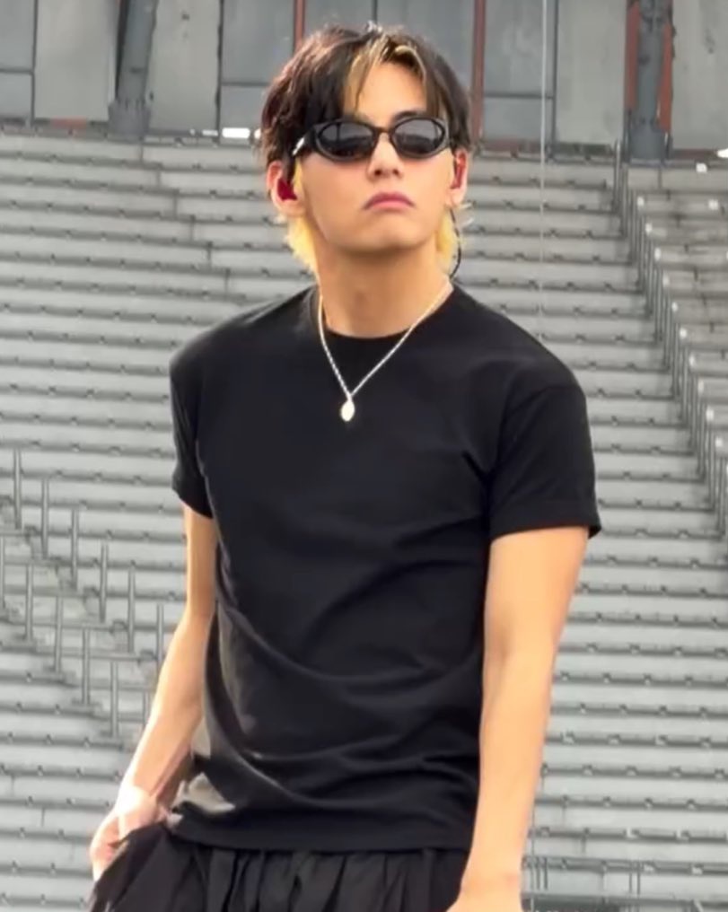 Stream For Taehyung tweet media