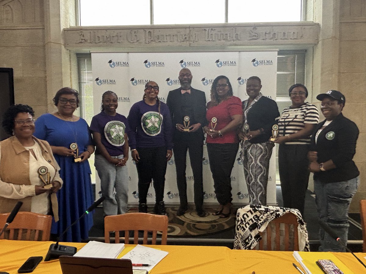 DFCofDC's tweet photo. We were honored to present Hope Awards to the Selma City School Board and Superintendent of Selma City Schools today! 💙✨

Thank you for your commitment to our students and for supporting efforts that uplift hope, leadership, and positivity across our schools. https://t.co/mIhYnp92d3
