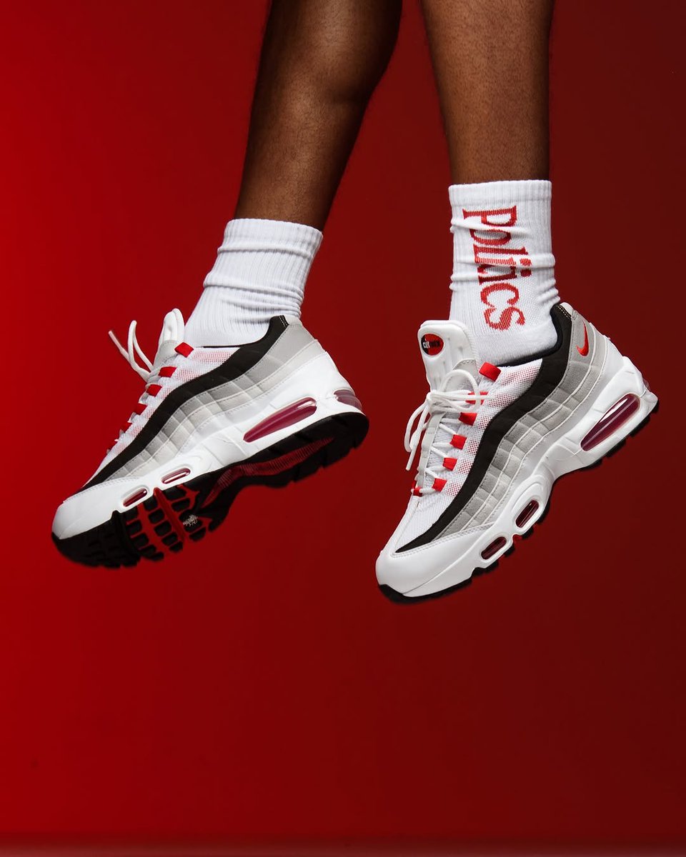 JustFreshKicks tweet media