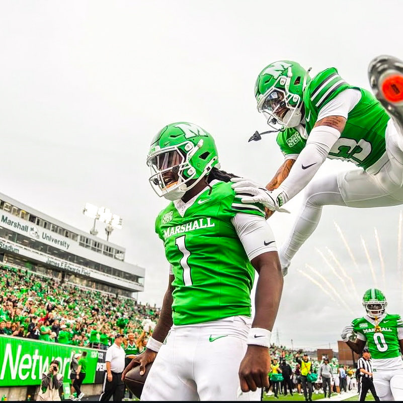 NoahSpinks's tweet photo. Praise God🙏🏽After a great conversation with @CoachRSmith1 I’m blessed to say that I’ve recieved my 16th D1 🅾️ffer from Marshall @HerdFB @CoachTonyGibson @SC_BulldogFB @CoachKRHarrison @CoachFocke @CoachJThomas79 @GPowersScout @TomLoy247 @247Hudson @MikeRoach247 @adamgorney @samspiegs @ChadSimmons_ @vypehouston @QBHitList @TheQBTech @TFloss32 @dctf @Stumpf_Brian