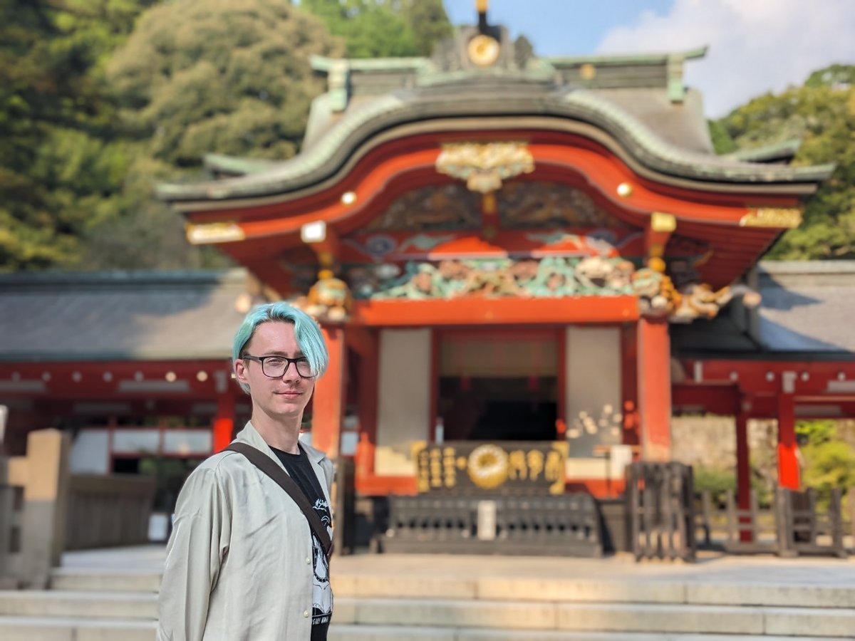 日本人と食事すると、枝豆を落とすと『この豆、生きてる』と言い、漬物を落とすと『このつけもん元気やなぁ』と言い、トマトを落としたら『トマト、逃げよる』と言う人がいて、これは『すべてのものに魂が宿る』という八百万の神の考えが身近にある日本らしい表現でとてもおもしろいと思う。