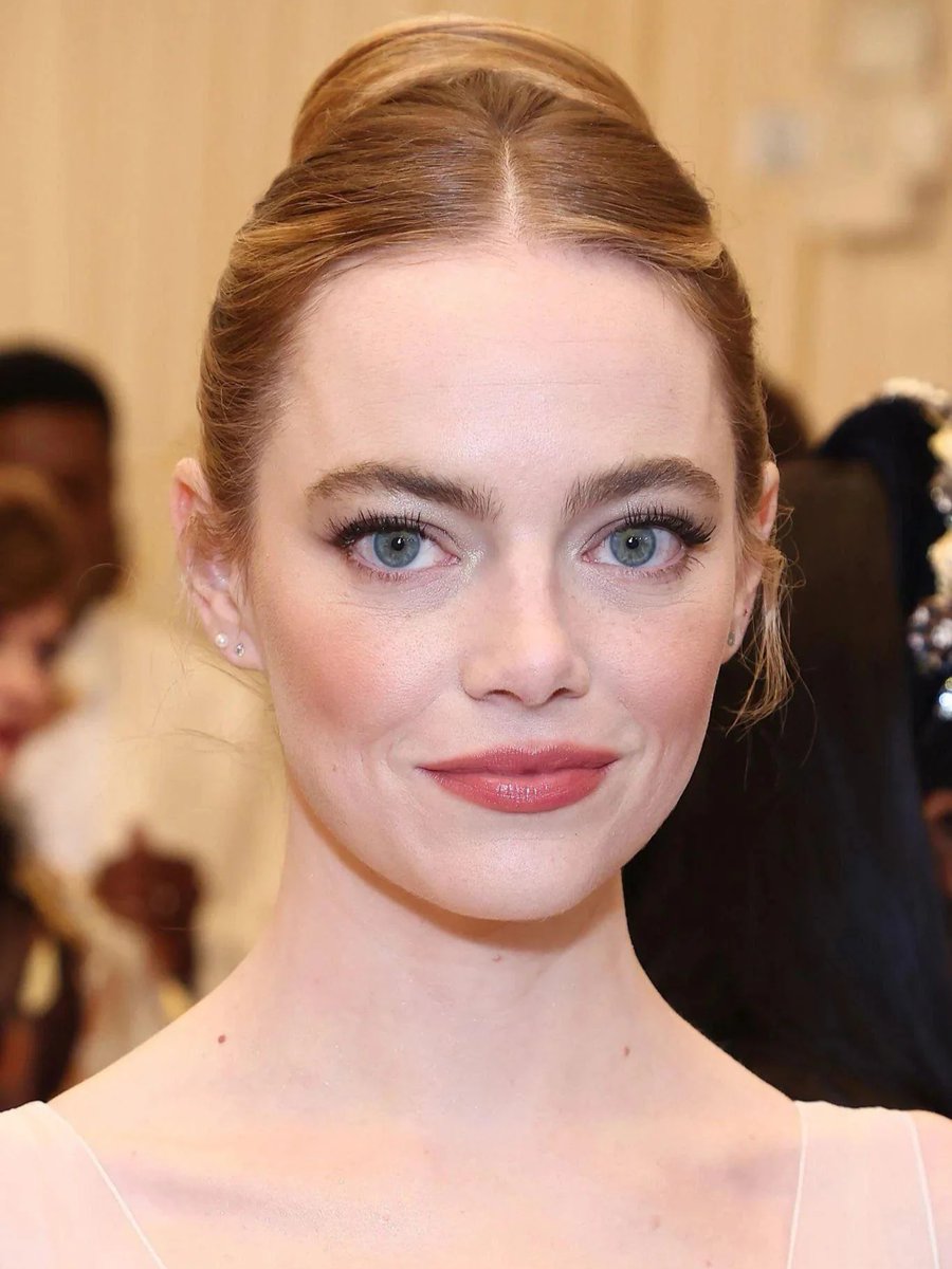 TheCelebHQ's tweet photo. Emma Stone https://t.co/lc51poO5pb