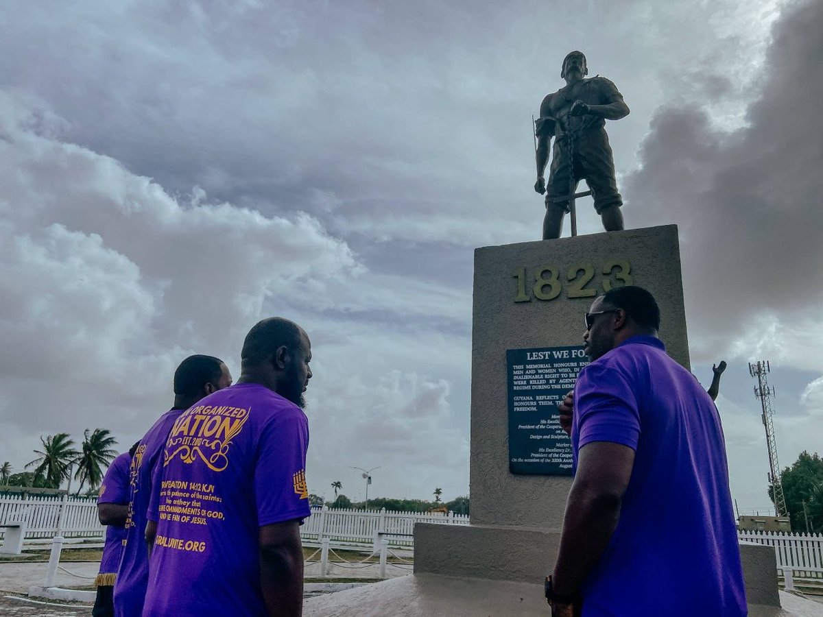 iuicGuyana's tweet photo. What our people faced didn’t end, it evolved. ⛓️⚔️🟣
IUIC stands in honour, moving with awareness 📖👁️
#GuyanaNews
#WhatsGoingOn
#GuyanaPolitics
#PostColonialTruth https://t.co/R2dt1Kpbs0