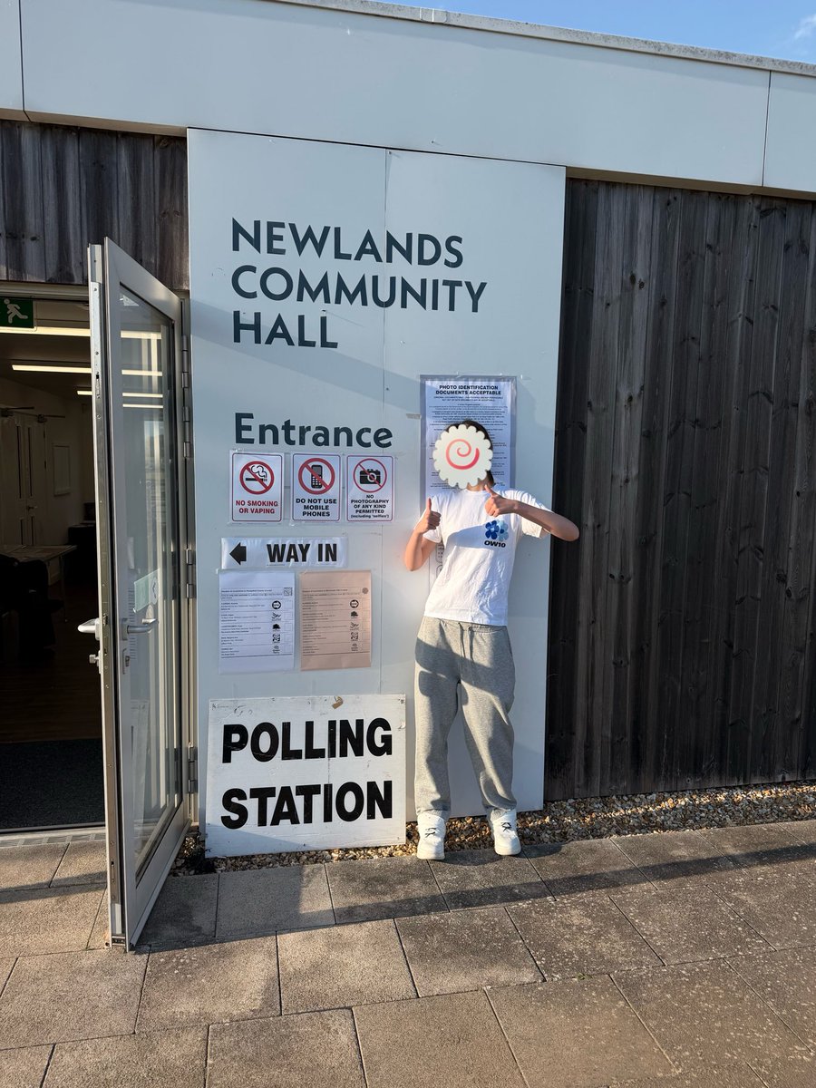 tinysuke's tweet photo. Babys first time voting!! https://t.co/rCs5jMW28r