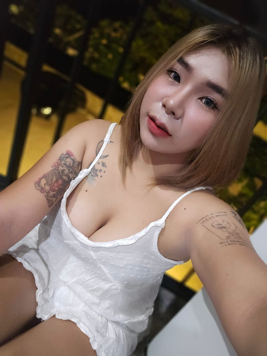 ครีมมี่ tweet media