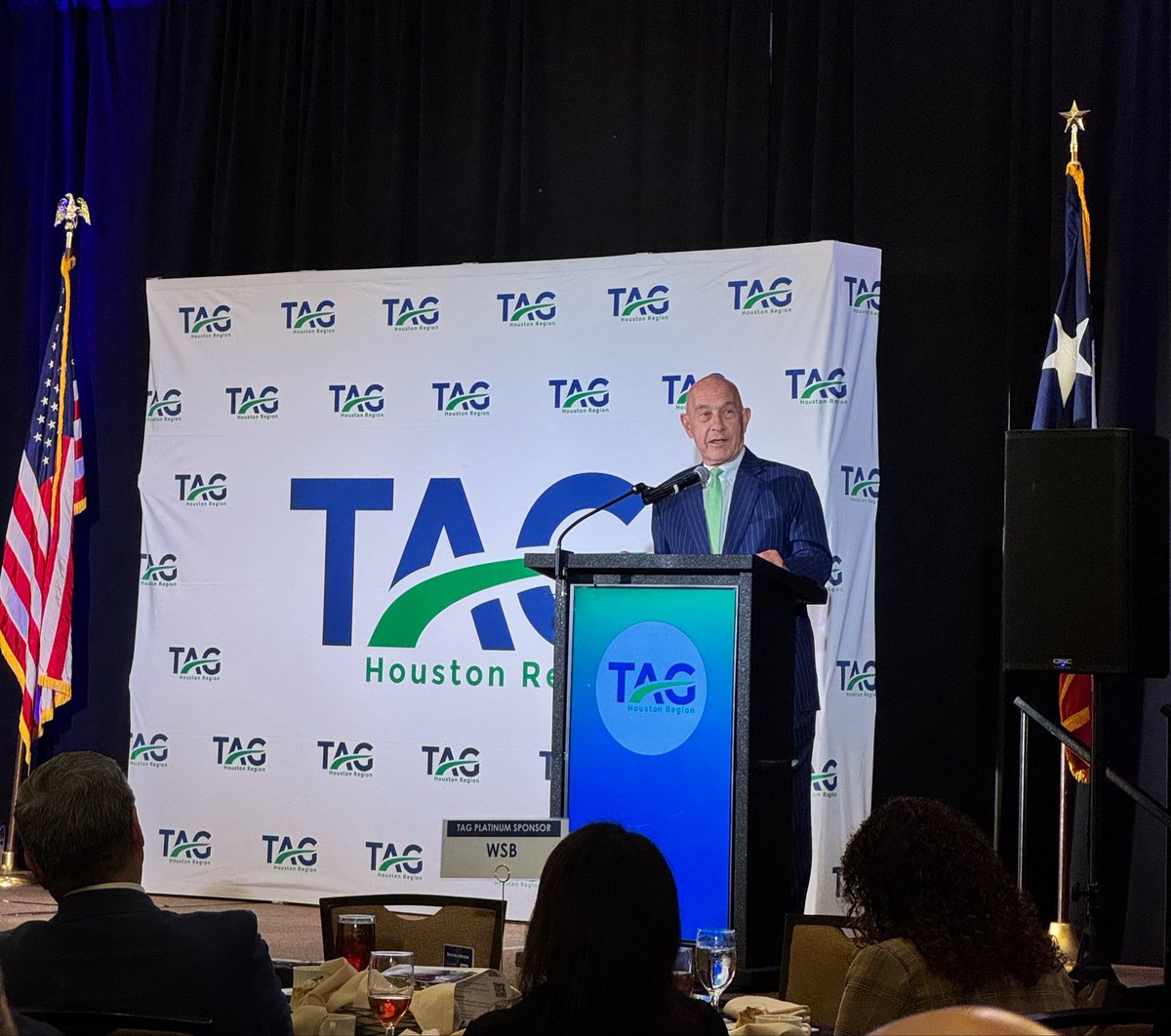 WhitmireMunoz's tweet photo. 🚗🚂attended the @TAGHouston luncheon honoring Senator Robert Nichols for his decades of service to the transportation &amp; infrastructure needs of Texas &amp; Houston region. Without his leadership, transportation access across our state would not be what it is today. https://t.co/gMyyk2BMbZ