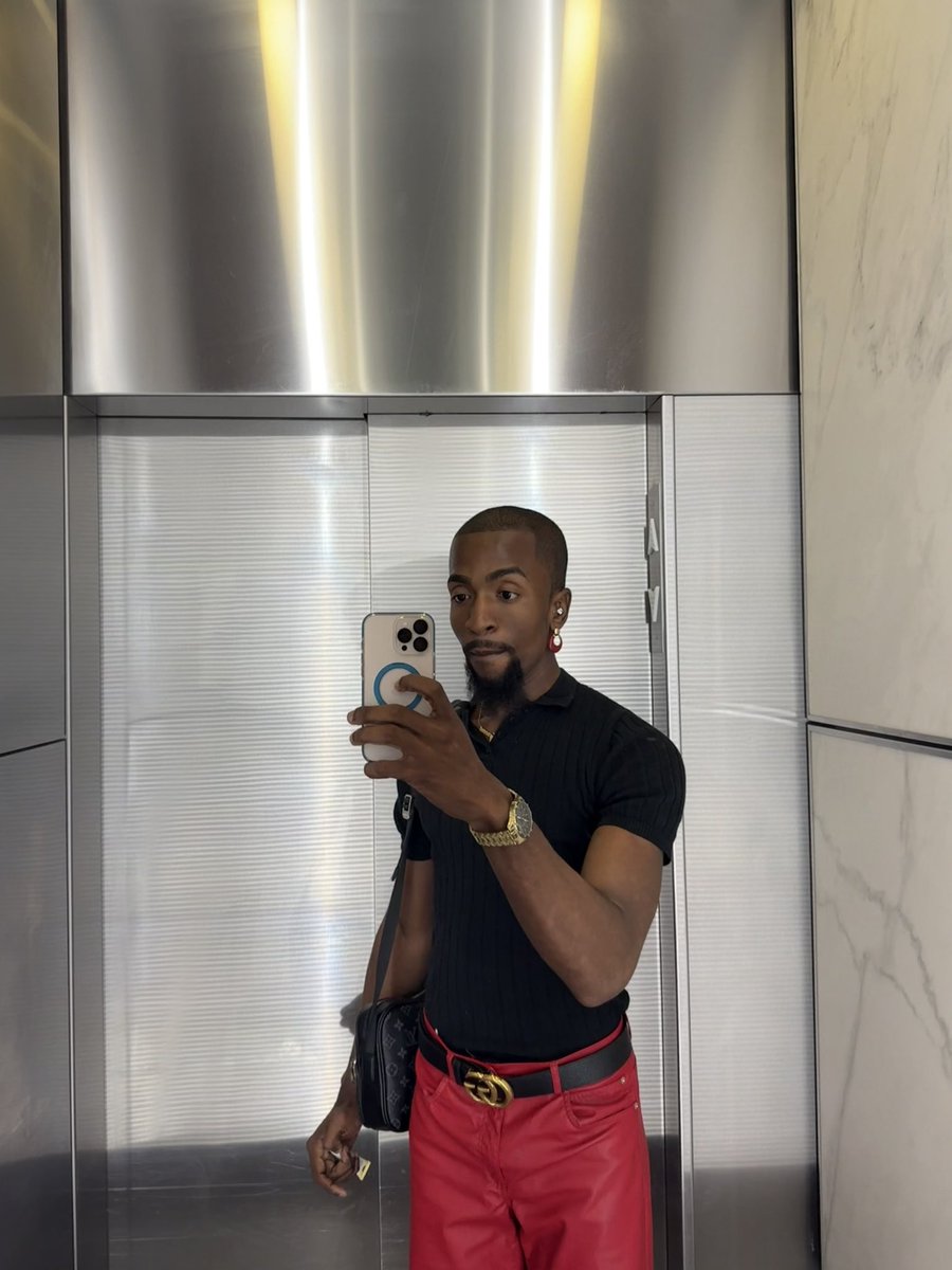 _epickid's tweet photo. Starting to appreciate the color red more ❤️ https://t.co/DUtrQ30yfT