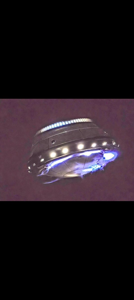 CNYinvestigates's tweet photo. 🚨BREAKING: Mysterious glowing object captured at Nellis Air Force BaseBlue plasma arcs, levitating disc, energy field active… this isn’t a drone. Nellis —home of the most classified aviation testing on Earth.Coincidence? #new #virałpost #UFO #UAP #NellisAFB #Aliens #Area51 https://t.co/4YjM0Ct9ts